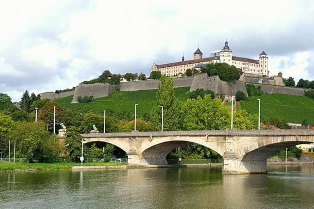 Willkommen In Wuerzburg اهلا بكم فى Willcome Dış mekan fotoğraf
